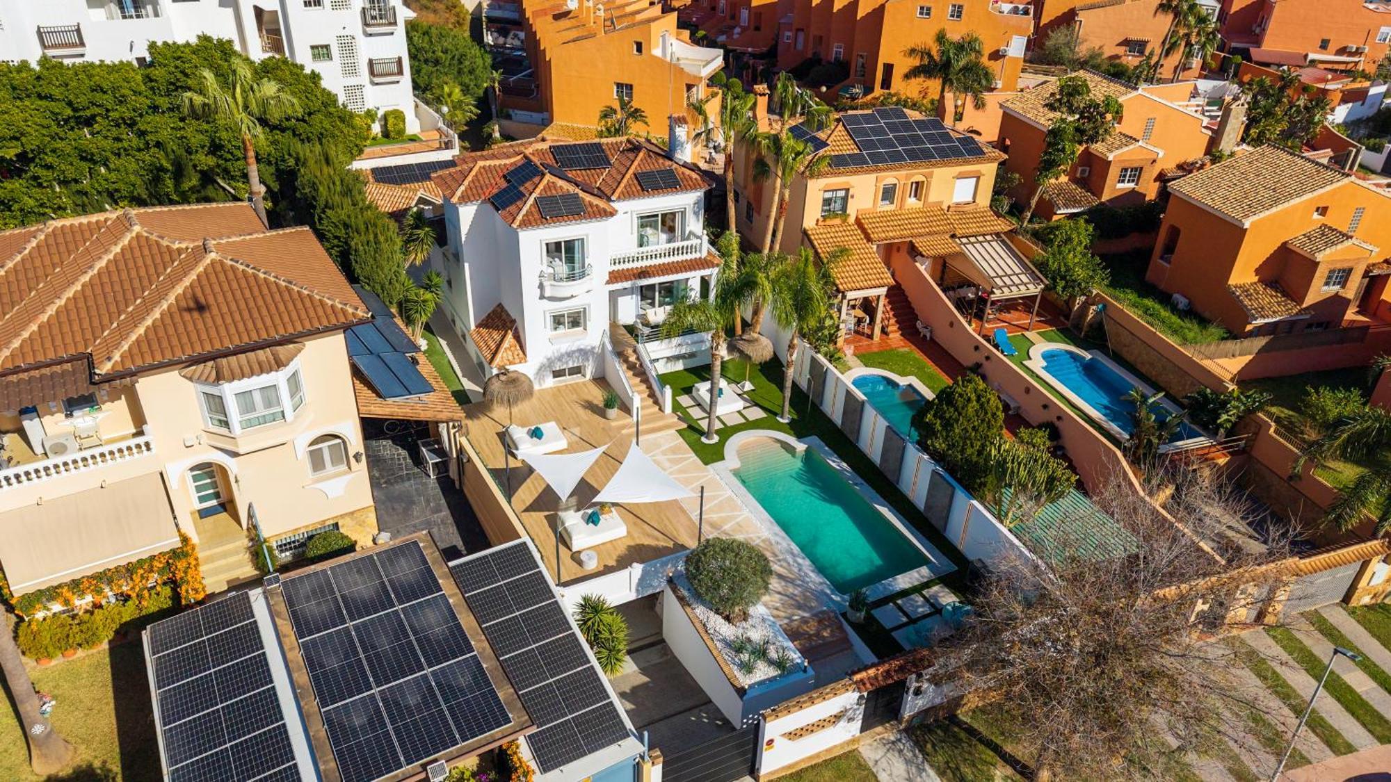 Vacation Marbella I Sunny Camelia Villa Heated Pool, Recently Renovated, Best Residential Neighborhood In Benalmadena, Short Walk To The Beach, Cinema Room 외부 사진
